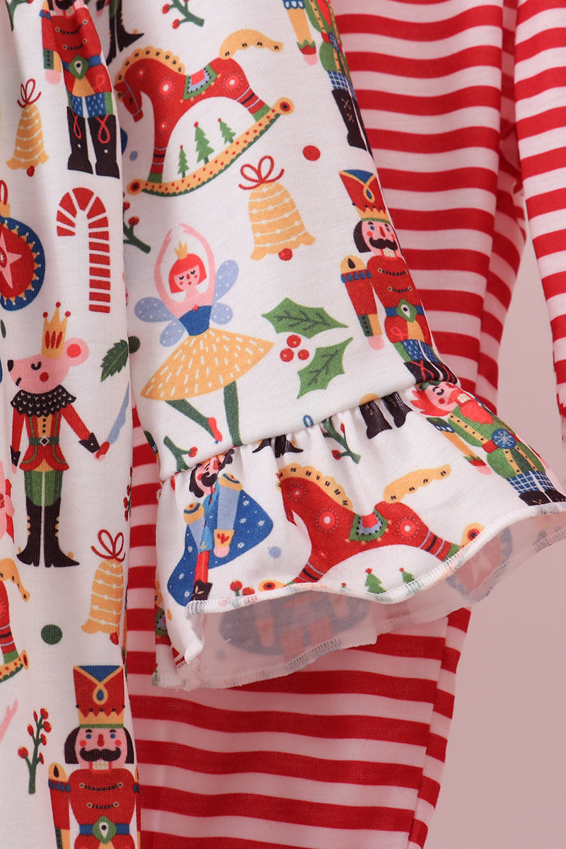 Red nutcracker print pants set