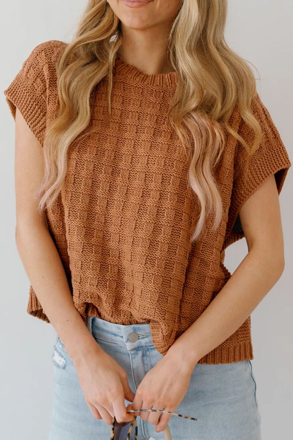 Round Neck Sleeve Sweater Vest