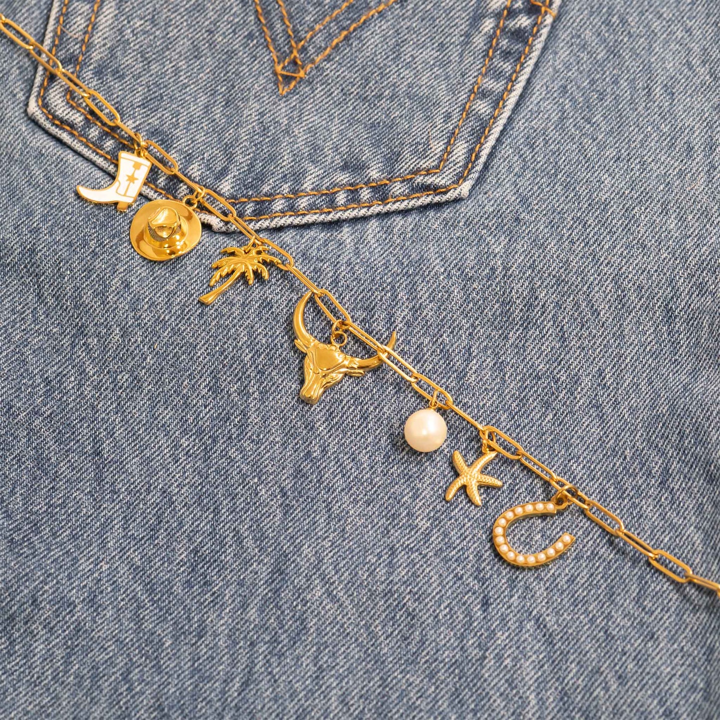 8mm Glass Pearl Charms: Kiska / Gold