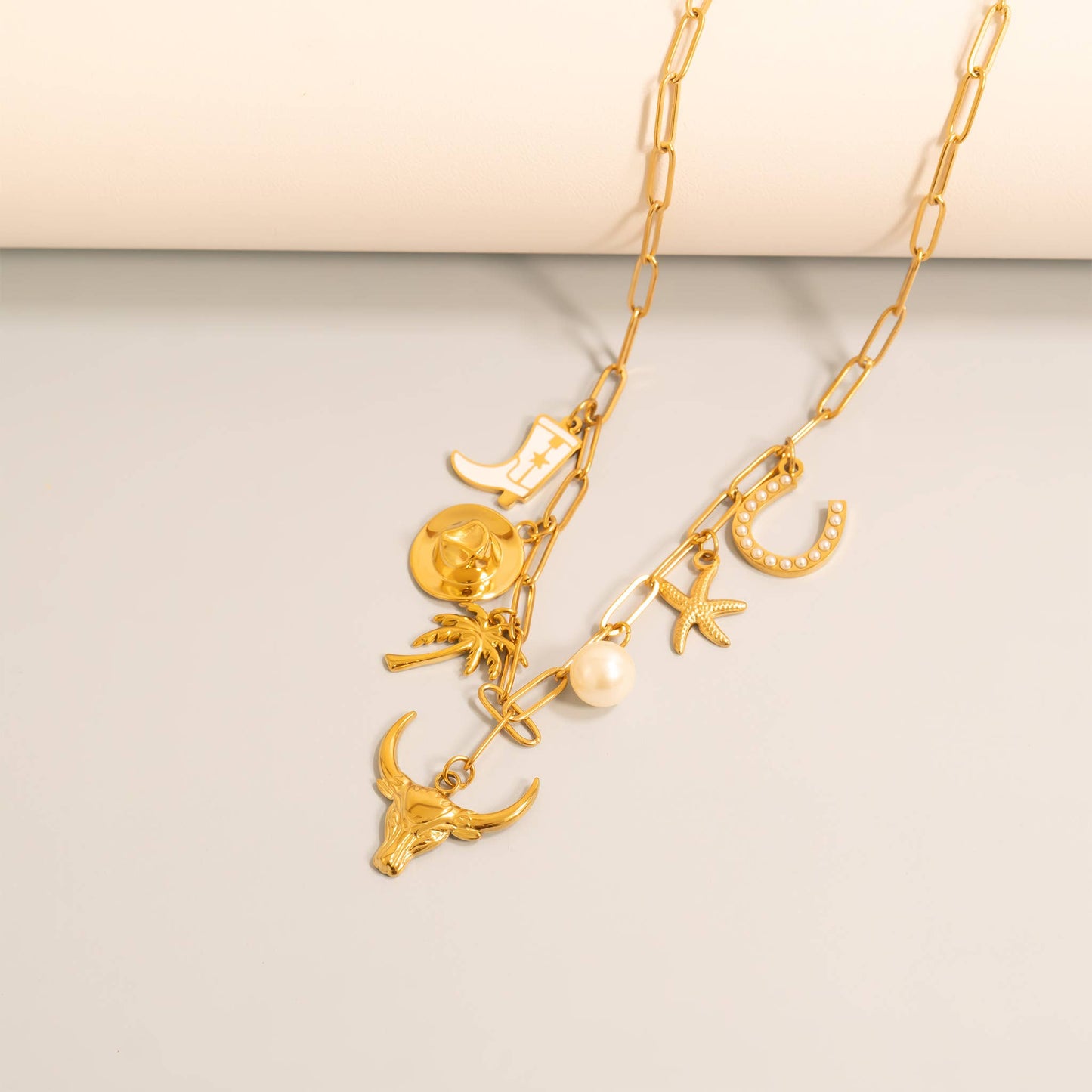 8mm Glass Pearl Charms: Kiska / Gold