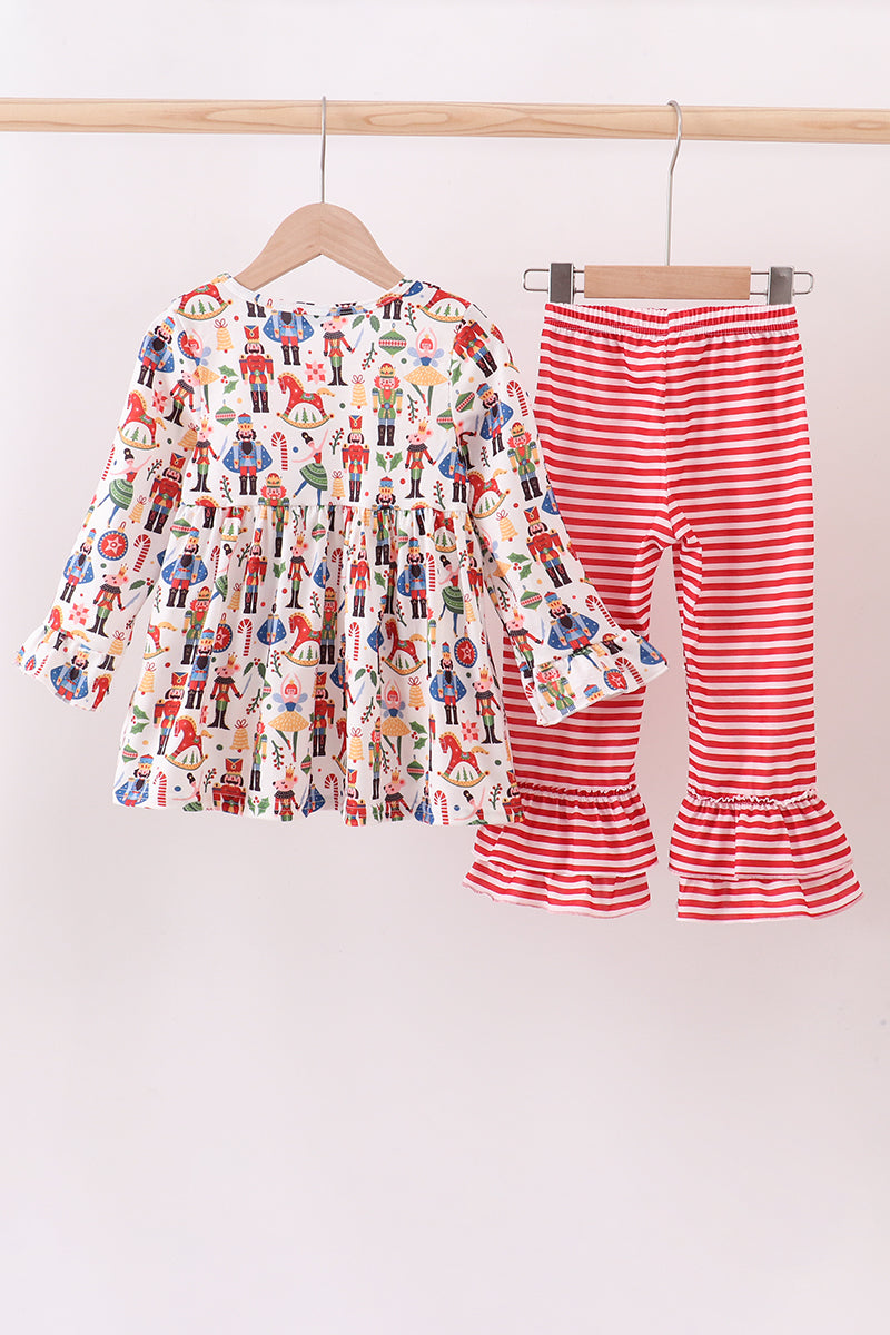 Red nutcracker print pants set